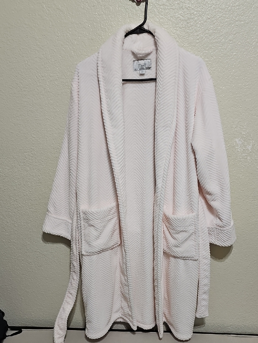 Daniel Buchler Short Robe - Picture 5 of 8